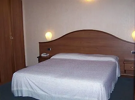 Cavour Отель 2*