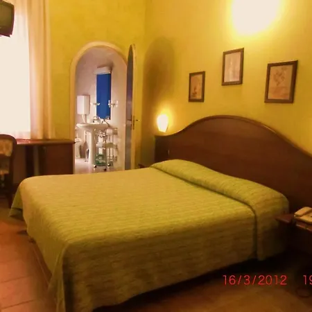 Cavour Hotel 2*