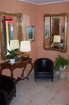 Cavour Otel 2*