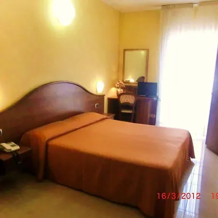 Отель Cavour 2*