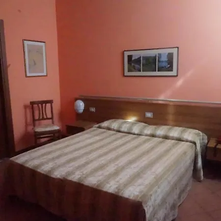 Отель Cavour